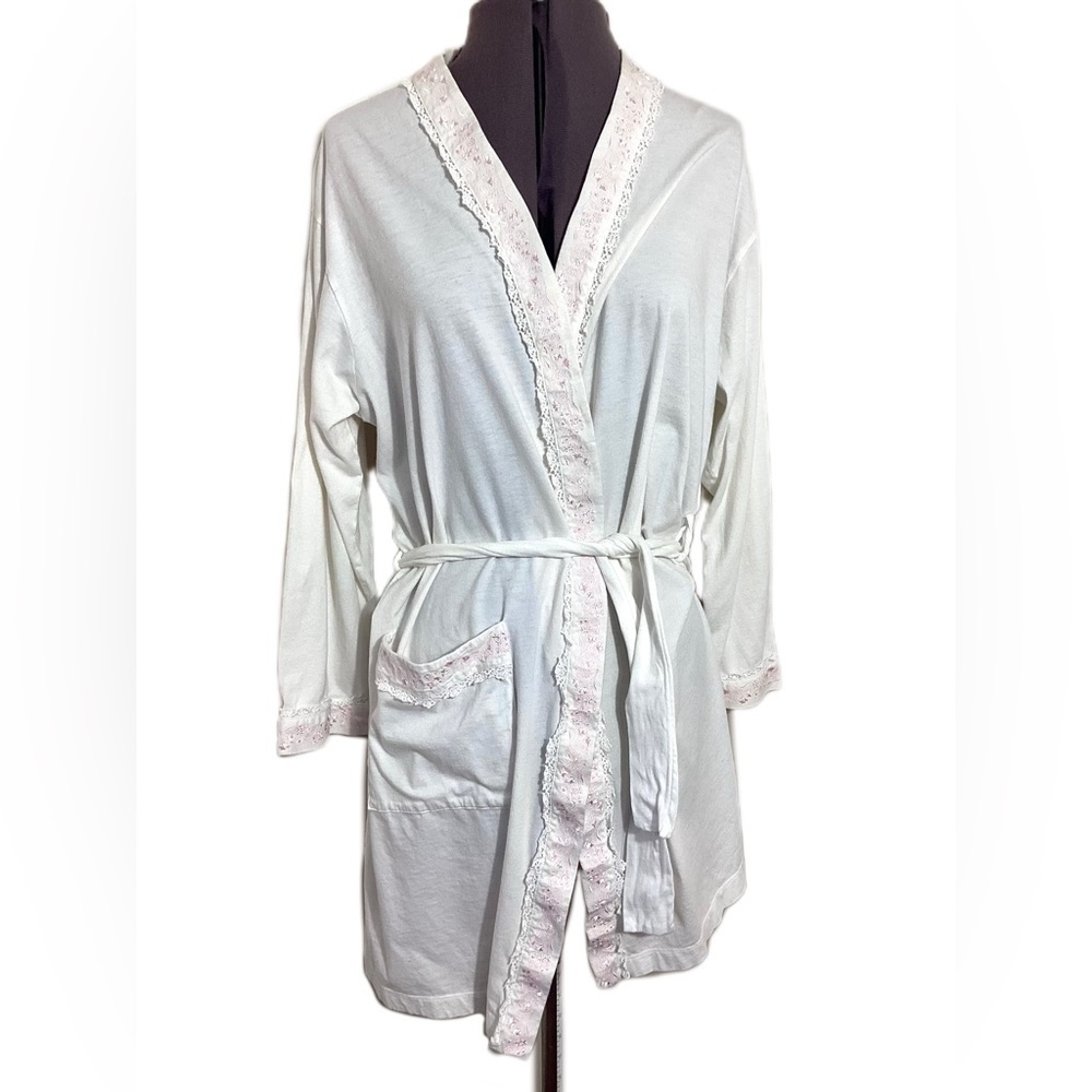 Eileen West Embroidered Ivory Robe Size Small
